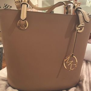 MK PURSE!! Ballet pink larger purse